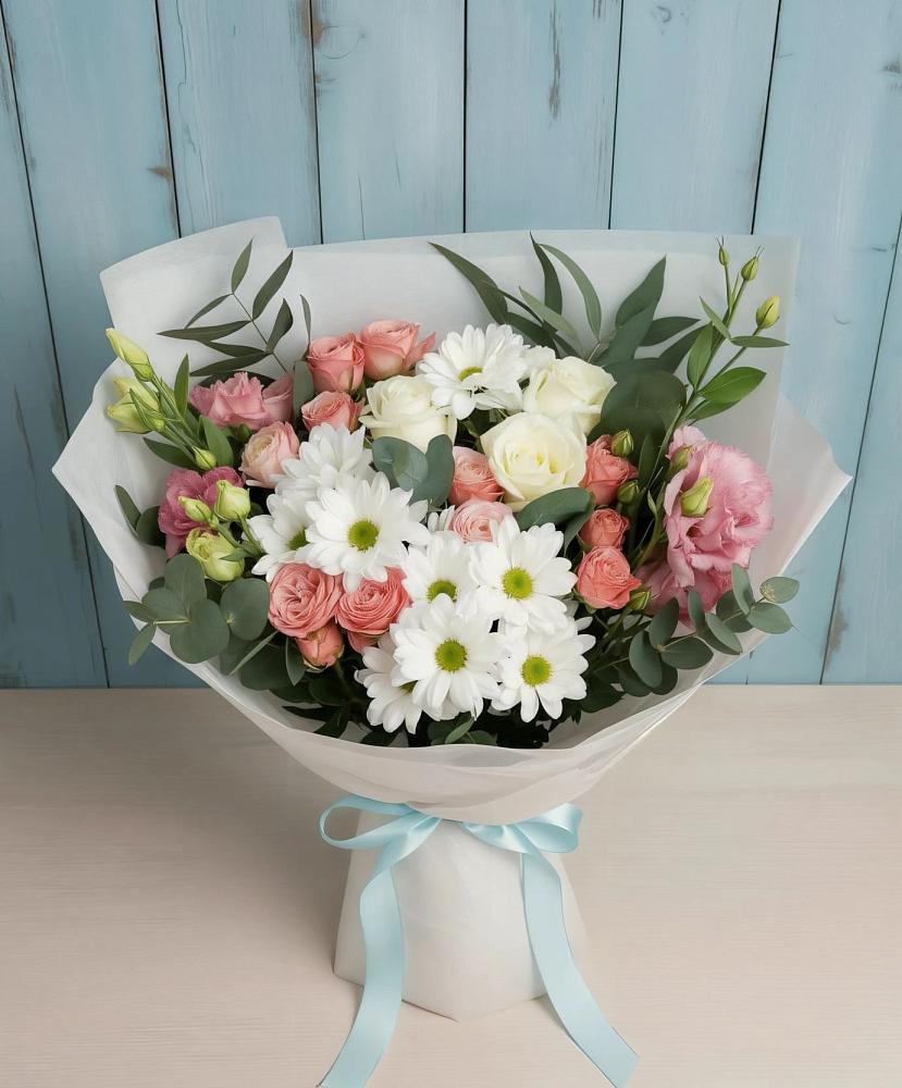 Букет цветов из: Розы, Лизиантусы и Хризантемы в Любытино