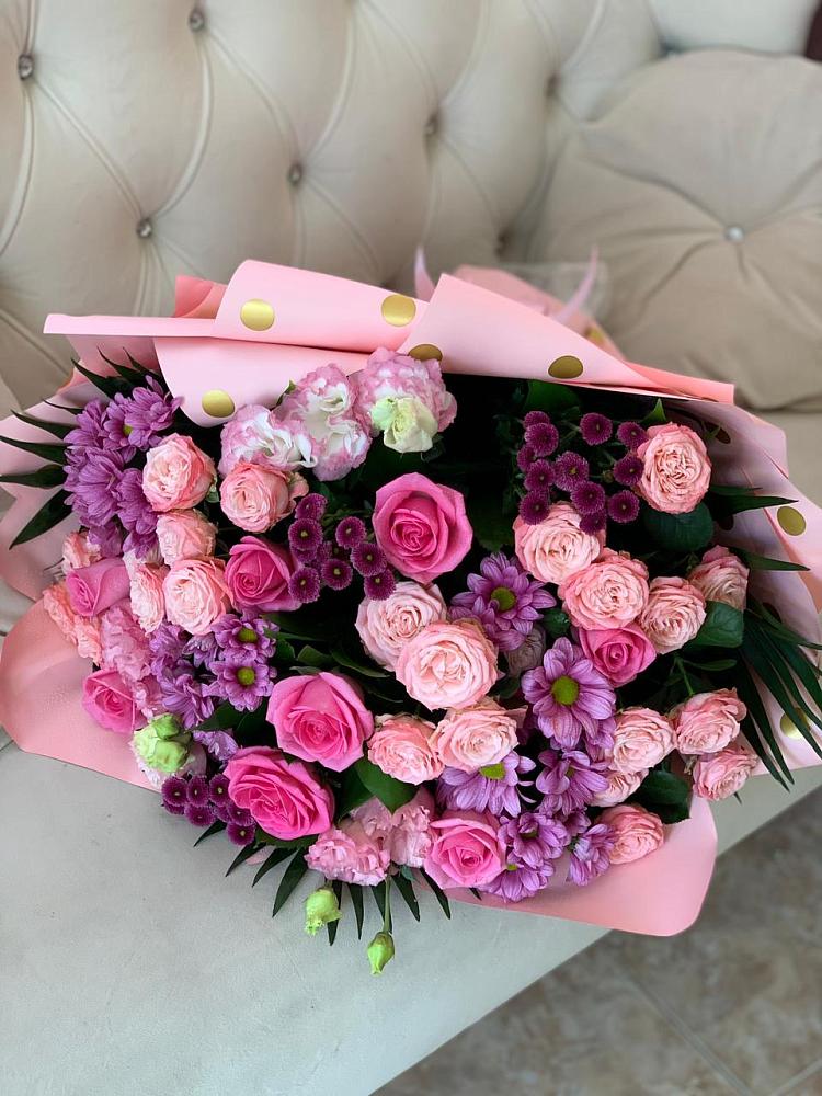 Букет цветов из: Хризантемы, Розы и Лизиантусы в Любытино