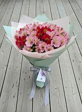 Букет цветов из:  Альстромерии в Любытино