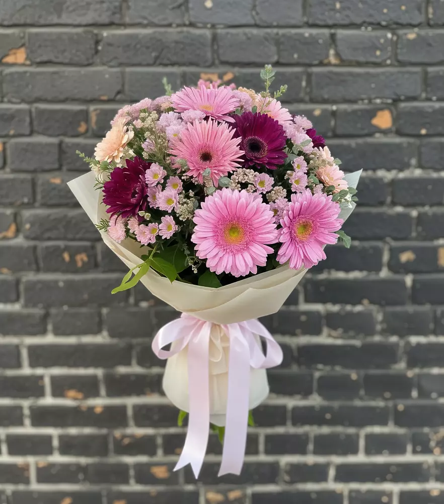 Букет цветов из: Герберы и Хризантемы в Любытино