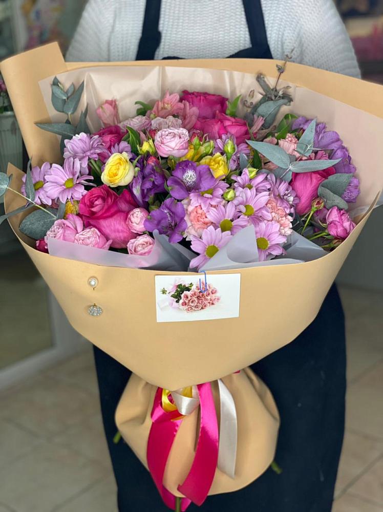 Букет цветов из: Хризантемы, Гвоздики и Альстромерии в Любытино