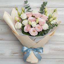 Букет цветов из:  Лизиантусы в Любытино