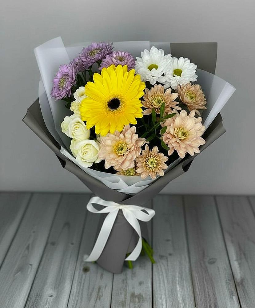 Букет цветов из: Розы, Герберы и Хризантемы в Любытино