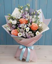 Букет цветов из:  Лизиантусы, Розы, Альстромерии и Гипсофила в Любытино