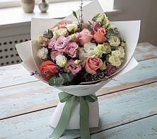 Букет цветов из:  Розы, Лизиантусы и Гвоздики в Любытино