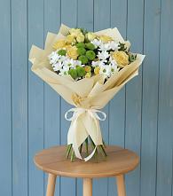 Букет цветов из:  Хризантемы и Розы в Любытино