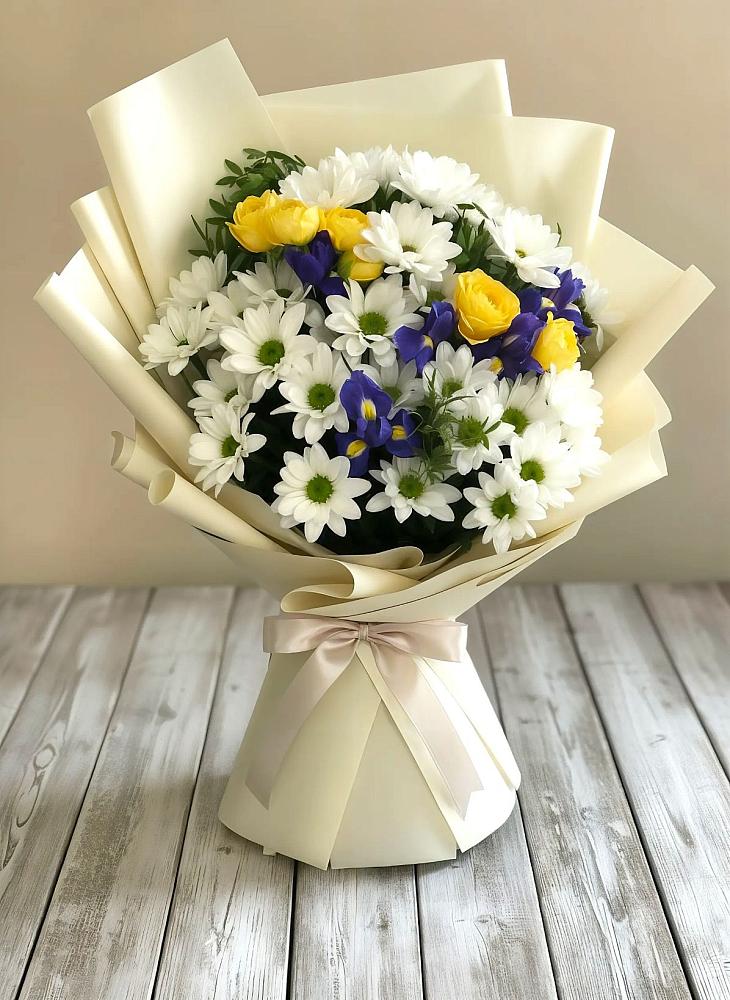 Букет цветов из: Ирисы, Хризантемы и Розы в Любытино