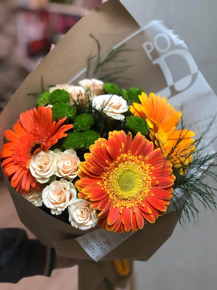 Букет цветов из: Герберы, Хризантемы и Розы в Любытино