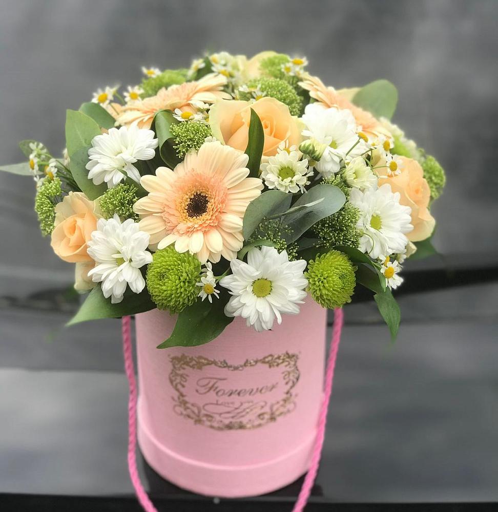 Цветочная композиция из Розы, Герберы и Хризантемы в шляпной коробке в Любытино