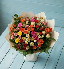 Букет Микс из разноцветных кустовых роз в Любытино